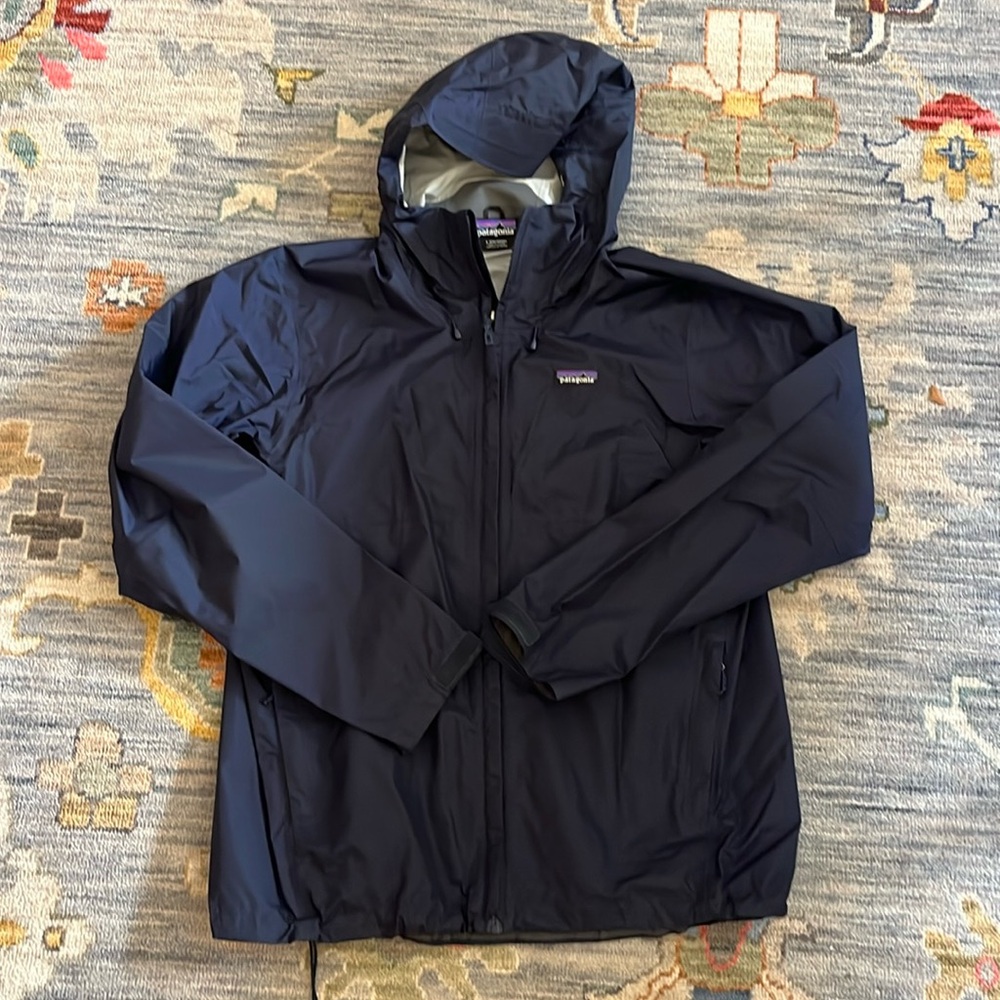 Men’s Large Patagonia Navy Rain Jacket